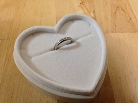 【Something Blue(サムシングブルー)の口コミ】 毎日着けていても違和感が無いように、シンプルだけど上品な物を探してい…