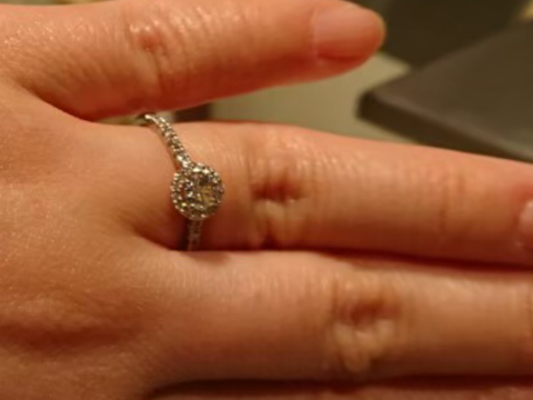 【ギンザタナカブライダル(GINZA TANAKA BRIDAL)の口コミ】 センターダイヤモンドのまわりをメレダイヤモンドで囲んだヘイローデザイ…