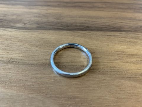 【メデルジュエリー(Mederu jewelry)の口コミ】 毎日着用するものなので，華美なものでなくシンプルなデザインにしたいと…