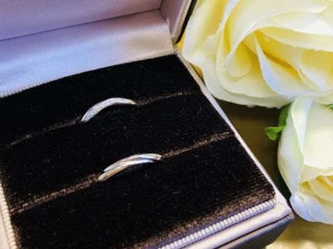 【アイプリモ(I-PRIMO)の口コミ】 婚約指輪がソリテールだったこともあり、結婚指輪はラインメレがいいとい…