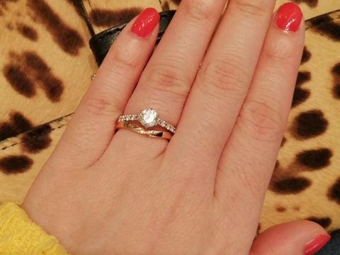 【I's stone(アイズストーン)の口コミ】 はじめは、シルバーで探していたのですが、アイズストーンさんのピンクゴ…