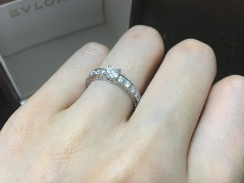 【ブルガリ(BVLGARI)の口コミ】 一目でデザインが気に入り、即決しました。
私は手指がしっかりしてるので…