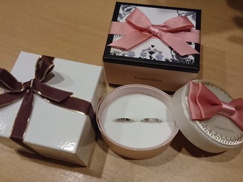 【insembre(インセンブレ)の口コミ】 内側に刻印された靴は「幸せな未来に連れて行ってくれる魔法の靴」という…