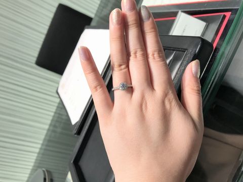 【ラザール ダイヤモンド(LAZARE DIAMOND)の口コミ】 こちらリングラフで大変評判が良かったことと、オンラインカタログで見た…