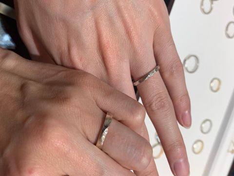 【杢目金屋(もくめがねや)の口コミ】 日本らしいモダンなデザインと洋風な要素が入り混じった指輪がすごい魅力…