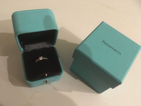 【ティファニー(Tiffany & Co.)の口コミ】 サプライズでもらったものなので決め手とは言えませんが、一生に一度のも…