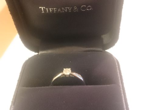 【ティファニー(Tiffany & Co.)の口コミ】 ・シンプルなもの、結婚した後も継続して長くつけられる、というてんを重…