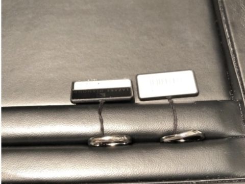 【ラザール ダイヤモンド(LAZARE DIAMOND)の口コミ】 彼女のリクエストとして、結婚指輪はザ•結婚指輪というようなシンプ…