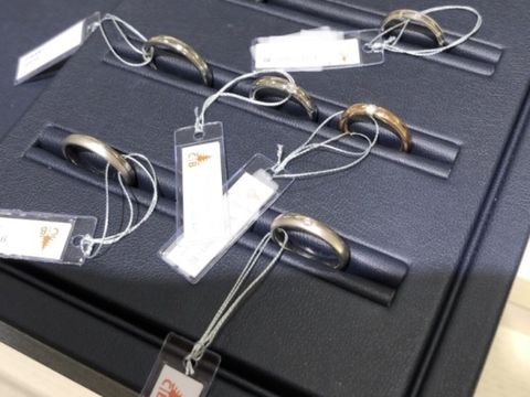 【TOMIYA(トミヤ)の口コミ】 素材の良さと指輪の着け心地について説明がありました。確かに着けてみる…