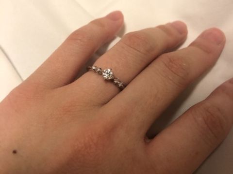 【アイプリモ(I-PRIMO)の口コミ】 公式サイトで指輪を眺めていた時から直感的に気になってたものでした。小…