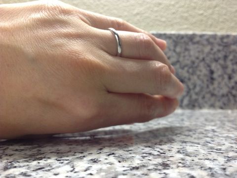 【ティファニー(Tiffany & Co.)の口コミ】 つけていてもあまり目立たず、シンプルなものがいいと思い、探していまし…