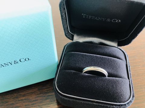 【ティファニー(Tiffany & Co.)の口コミ】 とにかく一生つけるもの。と思いシンプルで飽きのこない様なデザインを探…
