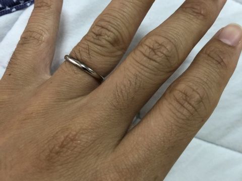 【エクセルコダイヤモンド(EXELCO DIAMOND)の口コミ】 指輪のデザインはシンプルな物が良いと思っていたので
着け心地も良く違和…