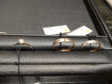 【エクセルコダイヤモンド(EXELCO DIAMOND)の口コミ】 ※セットリンクではありません
※男性、女性同じ

☆素材は外側がプラチナで…