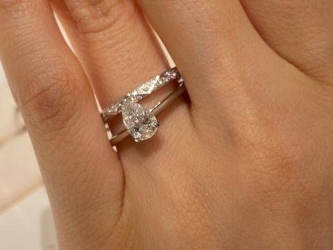 【グラフ(GRAFF)の口コミ】 何よりもダイヤの輝きが他ブランドよりも圧倒的に綺麗でした。
デザインも…