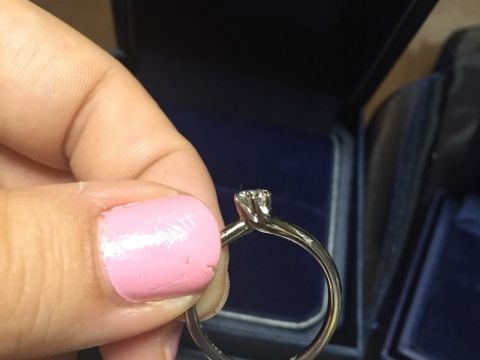 【銀座ダイヤモンドシライシの口コミ】 ダイヤが素敵だったので、ダイヤの邪魔にならないデザインにしたかったの…