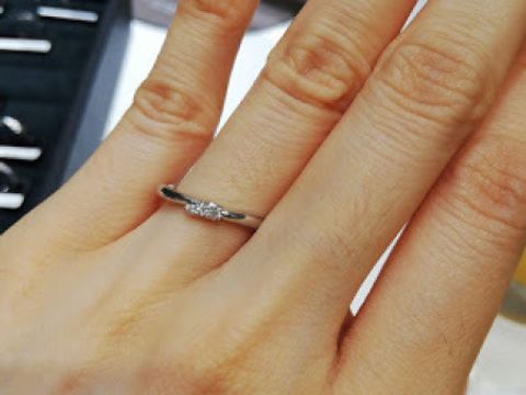 【ラザール ダイヤモンド(LAZARE DIAMOND)の口コミ】 あまり派手なデザインでないほうがよいという希望を伝えたところ、このリ…