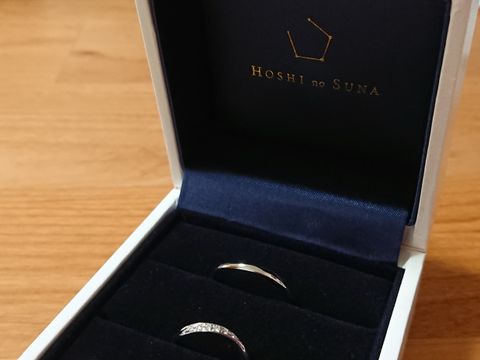 【HOSHI no SUNA 星の砂(ほしのすな)の口コミ】 婚約指輪を此方のブランド様のを頂いて、とてもつけ心地とデザインが良か…