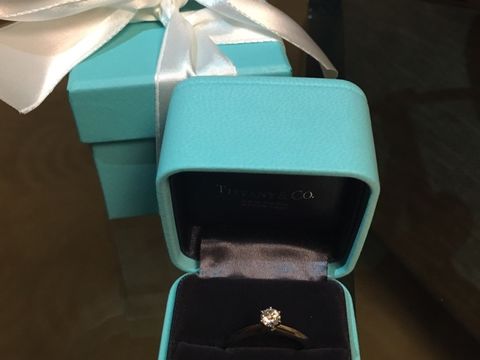 【ティファニー(Tiffany & Co.)の口コミ】 ティファニーの中でも定番のものを購入しました。彼女が憧れのブランドで…