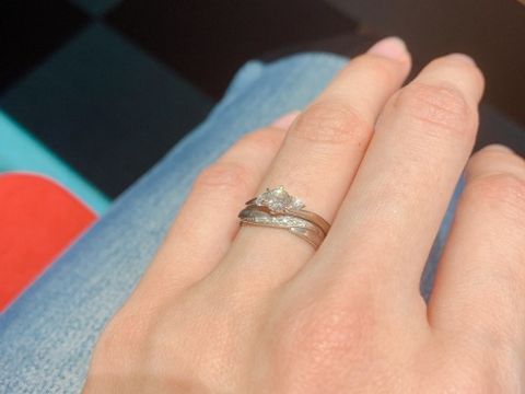 【銀座ダイヤモンドシライシの口コミ】 決め手は、販売員さんでした。
とても親身に話を聞いてくださり、比較検討…