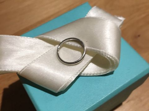 【ティファニー(Tiffany & Co.)の口コミ】 ずっとつけても飽きのこないシンプルなプラチナリングがいいなと思ってい…