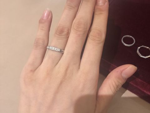 【グッチ(GUCCI)の口コミ】 八角形の形に一目惚れ。
リンクトゥラブシリーズよりもこちらが好きです。…