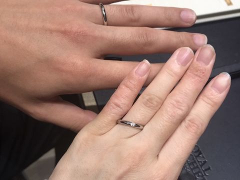 【ROYAL ASSCHER(ロイヤル・アッシャー)の口コミ】 １石タイプのシンプルなデザインですが、リング幅もしっかりあるので、華…