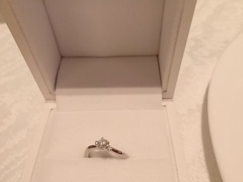 【ギンザタナカブライダル(GINZA TANAKA BRIDAL)の口コミ】 プロポーズの際、私の指輪のサイズがわからなかったため、ダイヤモンドの…