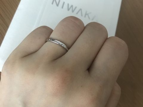 【俄(にわか)の口コミ】 俄で色々と試着させてもらった中で1番しっくりきたデザインを選びました。…