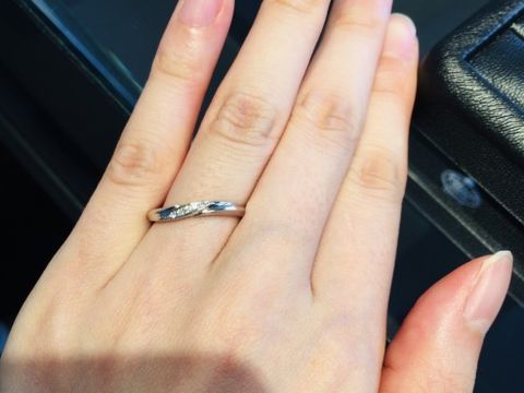 【エクセルコダイヤモンド(EXELCO DIAMOND)の口コミ】 ストレートやウェーブといった定番のリングが充実しているのはもちろんで…