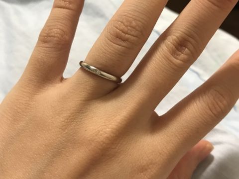 【銀座ダイヤモンドシライシの口コミ】 婚約指輪をこちらで購入したため、結婚指輪もまずはここで探したところ、…