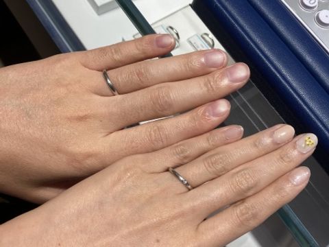 【銀座ダイヤモンドシライシの口コミ】 シンプルで一粒ダイヤのものを探していたため、このデザインを試着しまし…