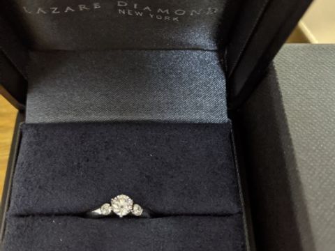 【ラザール ダイヤモンド(LAZARE DIAMOND)の口コミ】 いろいろなブランドを見ましたが、最終的にはダイヤの輝きに惚れ込んで、…