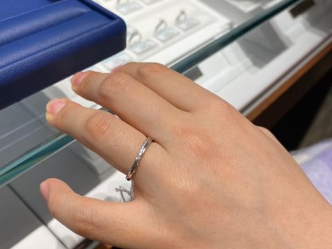 【銀座ダイヤモンドシライシの口コミ】 ほっそりとして、でも存在感のある輝きで、さすがダイヤモンドシライシだ…