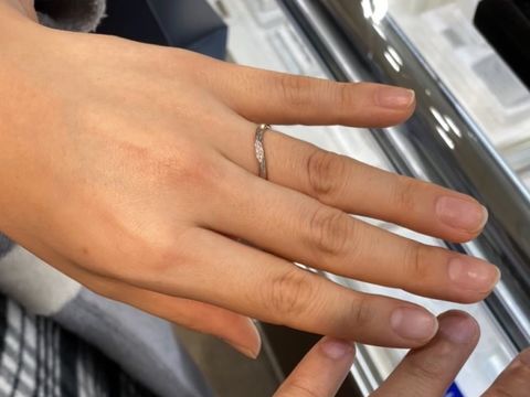 【ヴァンドーム青山(VENDOME AOYAMA)の口コミ】 細すぎず太すぎず、でもわたしの短い指が長く見えるようなきれいなウェー…