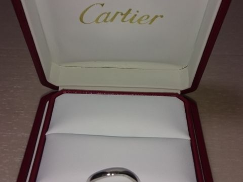 【カルティエ(Cartier)の口コミ】 結婚指輪は飽きがこないで、長く使えるものが良かったので、なるべくシン…