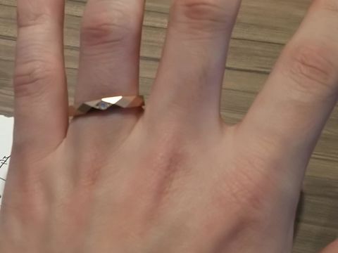 【Love Bond(ラブボンド)の口コミ】 私は丸みのあるデザインが好きで角ばったデザインが好みでなかったのです…