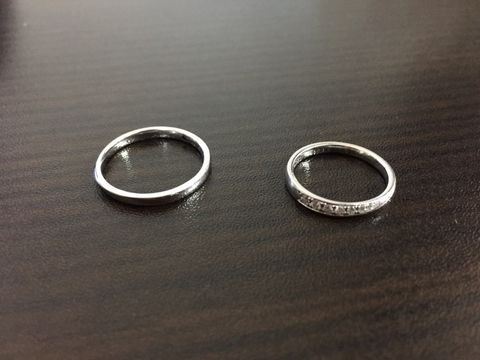 【4℃ BRIDAL(ヨンドシーブライダル)の口コミ】 ハーフエタニティの結婚指輪を探しており、シンプルかつ女性らしさのある…