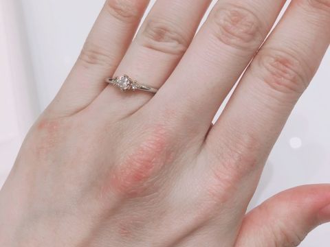 【YUKA HOJO(ユカホウジョウ)の口コミ】 元々一粒ダイヤを考えていたため、候補にはなかったのですが、ゴールドと…