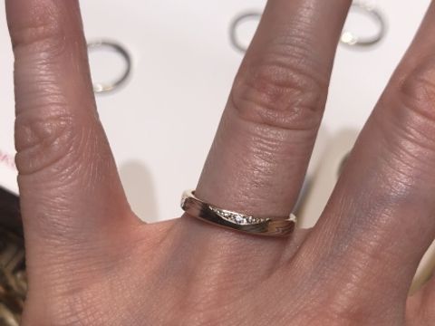 【杢目金屋(もくめがねや)の口コミ】 一人ひとり指輪の木目金の見え方が違うため、オリジナル感があります。
運…