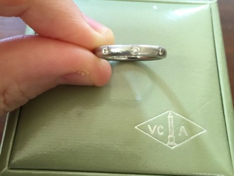 【ヴァン クリーフ＆アーペル(Van Cleef & Arpels)の口コミ】 ヴァンクリーフ、ブルガリ、TASAKI でどれにするか迷っていました。
何度…