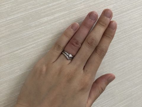 【俄(にわか)の口コミ】 にわかの初桜に一目惚れして、夫に買ってもらいました。形にちゃんと意味…