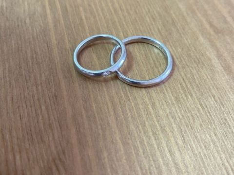 【ROYAL ASSCHER(ロイヤル・アッシャー)の口コミ】 ダイヤがひとつだけついている・どんな服装やTPOにも合うデザイン・傷が目…