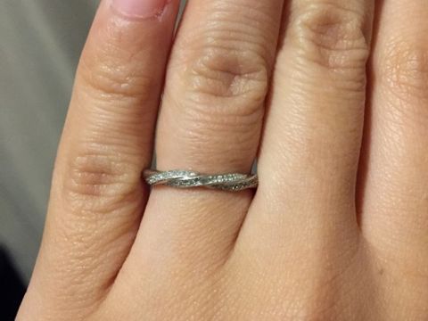 【ORECCHIO(オレッキオ)の口コミ】 婚約指輪と同時に購入すると安くなるとの事で決めましたが、正直焦って購…