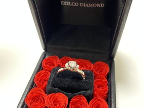 【エクセルコダイヤモンド(EXELCO DIAMOND)の口コミ】 価格はデザイン重視のため、特に気にしませんでした。
ただ、ダイヤモンド…