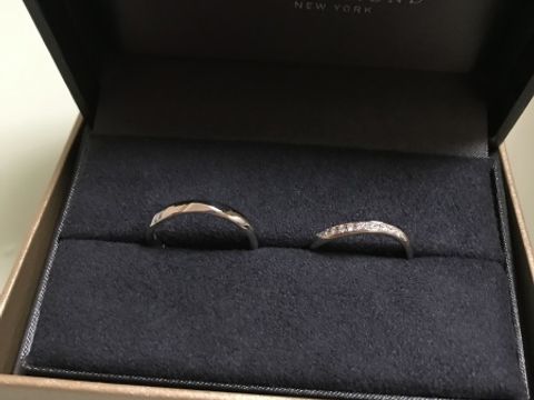 【ラザール ダイヤモンド(LAZARE DIAMOND)の口コミ】 ウェーブでダイヤモンドのボリュームがそれなりにある物を探しており、イ…