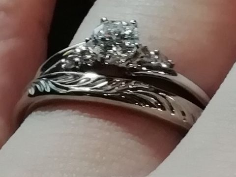 【ichi(イチ)の口コミ】 なかなかない鍛造リングで、とても個性的なデザインです。
シンプルな唐草…