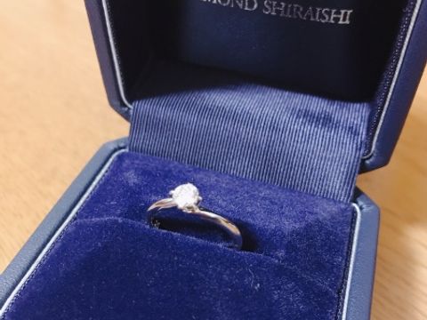 【銀座ダイヤモンドシライシの口コミ】 派手すぎないイメージでとても良かったです。太い指輪が嫌で、でもキラキ…