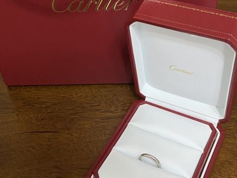 【カルティエ(Cartier)の口コミ】 もともとなんの装飾のないシンプルなデザインを探していました。
着けてみ…