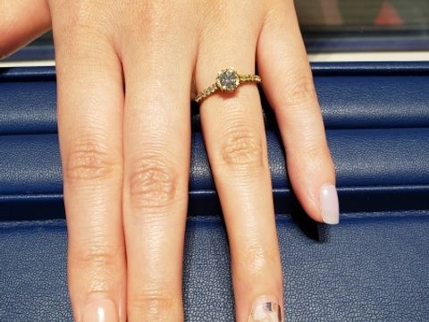 【銀座ダイヤモンドシライシの口コミ】 ダイヤモンドの質がやはり最高です。綺麗さが違う。お値段はそれなりにし…